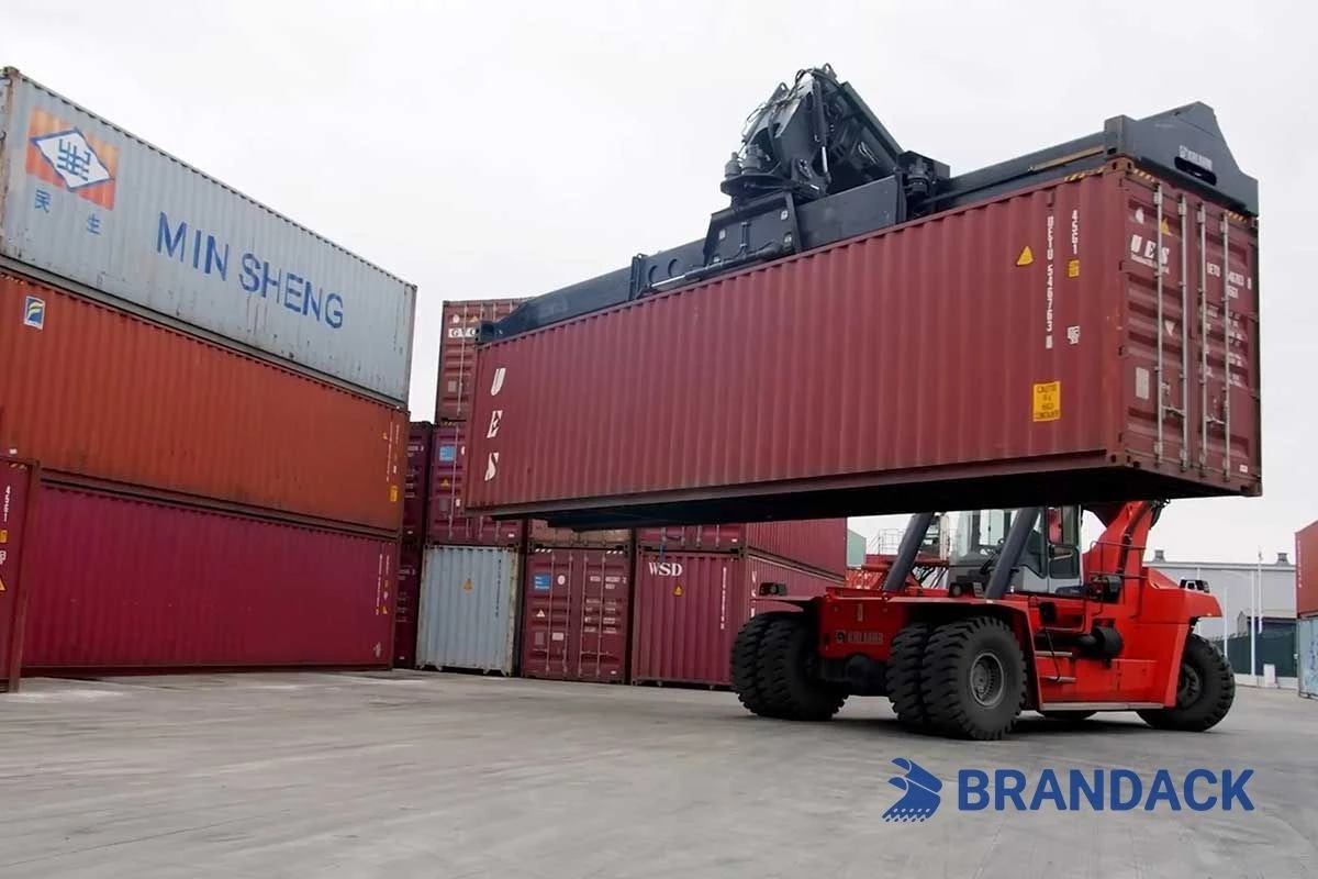 Logistik Terminal Pelabuhan 01